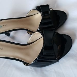 Jaclyn Smith Black Patent Leather Peep-toed 2inch heels-Size 8 1/2